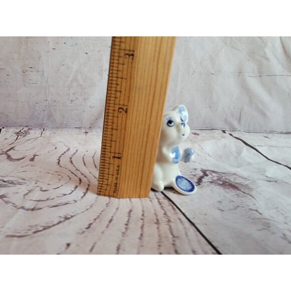 Vintage 1970's Miniature Mice Ceramic Figurines Enesco Handpainted Blue White - Picture 6 of 6